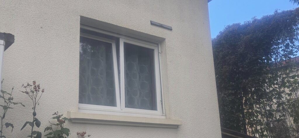 did-repar.fr - fenêtre avec volet roulant électrique par énergie solaire